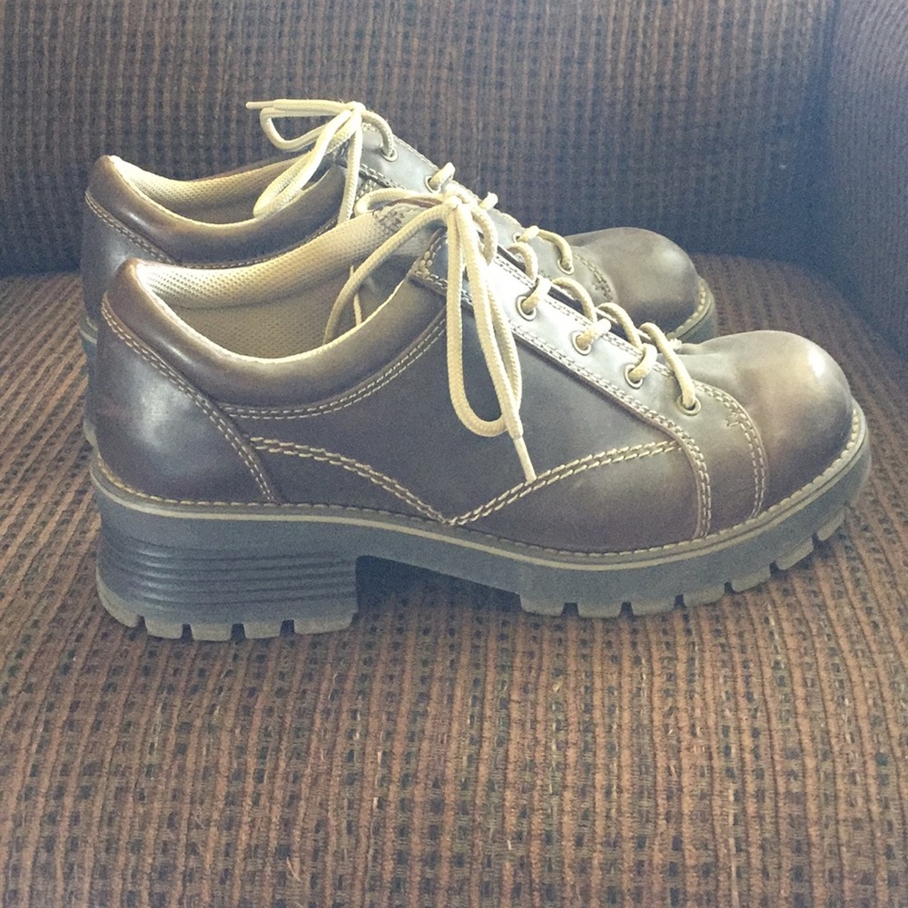 Brown tie shoes